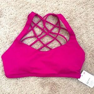 Lululemon free to be wild bra size 4 NWT